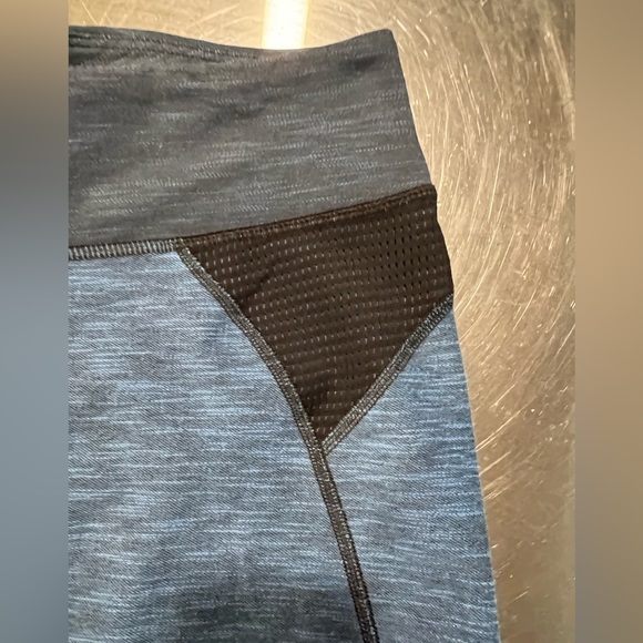 Chi Chi Active Wear Crop Yoga Pants women’s large (fit like medium) - Picture 5 of 8